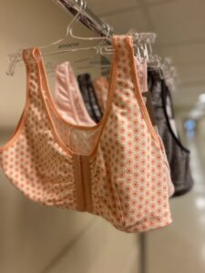 Mon Health bra bank receives donation to help those who undergo mastectomy